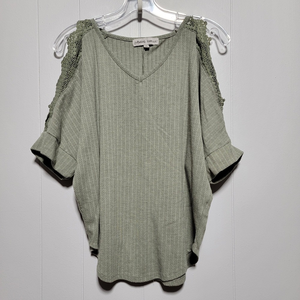Absolutely Famous Olive Green Cold Shoulder Lace Detail Knit Top Women's Small - Picture 2 of 8
